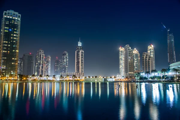 Dubai şehir merkezinde. Doğu, Birleşik Arap Emirlikleri mimarisi — Stok fotoğraf