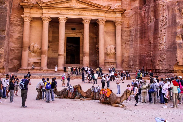 Al khazneh oder das Finanzministerium in Petra, Jordanien — Stockfoto