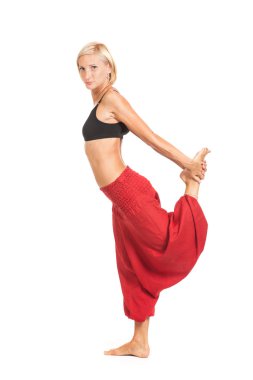 Yoga uygulamak. genç bir kadın beyaz zemin üzerine izole