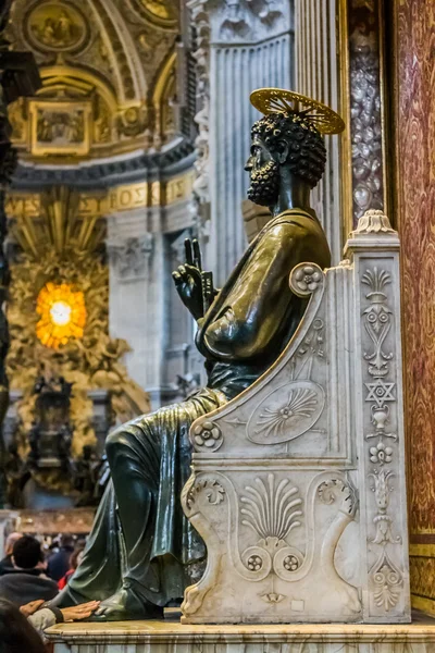 Catedral de San Pedro en el Vaticano — Foto de Stock