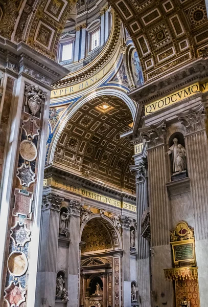 Bazilika svatého Petra ve Vatikánu — Stock fotografie