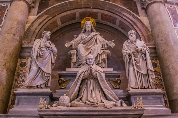 Catedral de San Pedro en el Vaticano — Foto de Stock