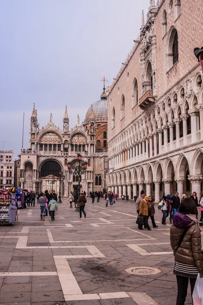 Znaki Katedra i plac w Wenecja, Włochy — Zdjęcie stockowe