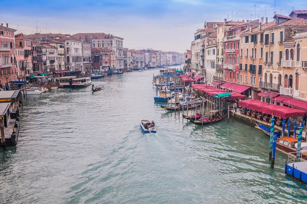 Hermosa calle de agua - Gran Canal en Venecia, Italia —  Fotos de Stock