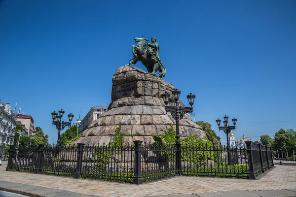 Hetman Bogdan Khmelnitsky statue in Kiev, Ukraine — Stock Photo, Image