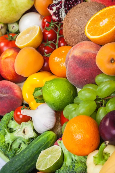 Grote groep van verse groenten en fruit — Stockfoto