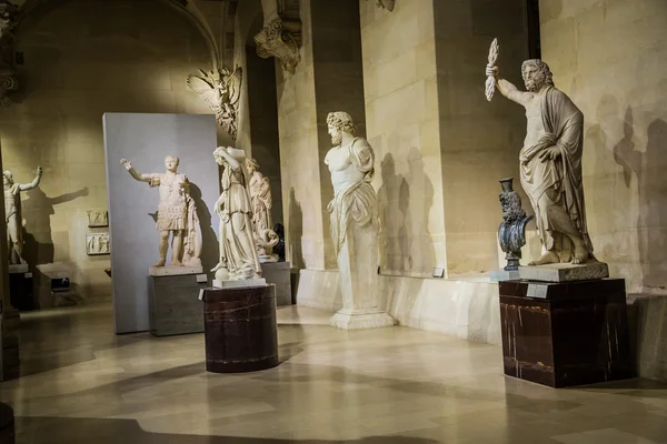 Estátuas no Louvre, Paris, França — Fotografia de Stock