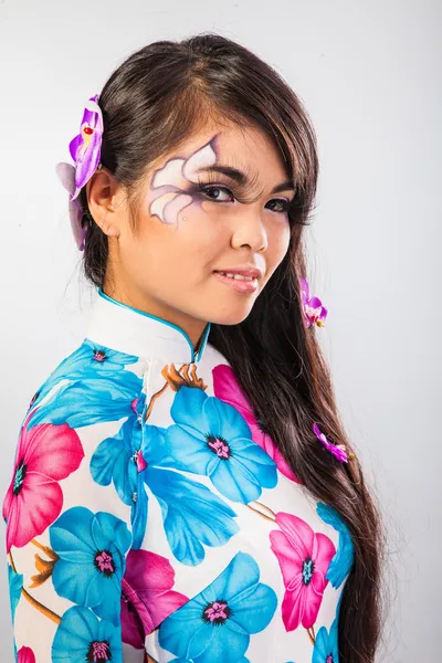 Mooie Aziatische vrouw met mode make-up — Stockfoto