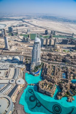 Dubai şehir merkezinde. Doğu, Birleşik Arap Emirlikleri mimarisi. Hava