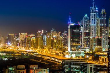 Dubai şehir merkezinde. Doğu, Birleşik Arap Emirlikleri mimarisi