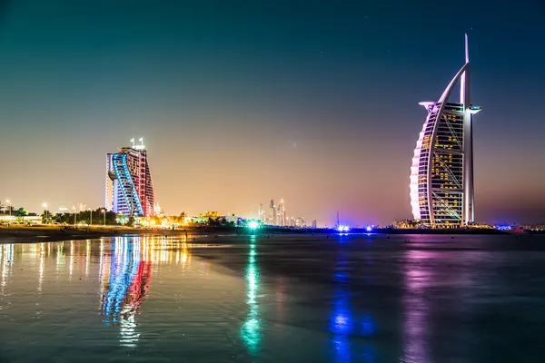 Burj al arab je luxusní 5 hvězdičkový hotel — Stock fotografie