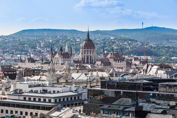 Widok na Budapeszt i dzwonnica z górnej części Bazyliki Świętego Stefana — Zdjęcie stockowe