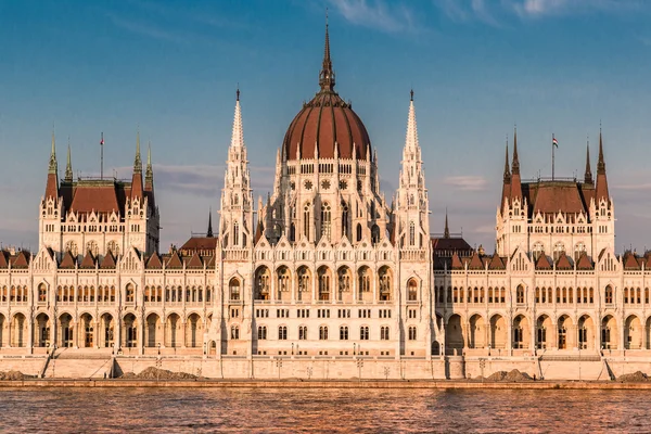 L'edificio del Parlamento a Budapest, Ungheria — Foto Stock