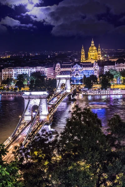 Panorama de Budapeste, Hungria, com a Ponte Chain e o Par — Fotografia de Stock