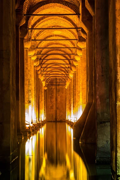 Podzemní baziliky cistern (yerebatan sarnici) v Istanbulu, Turecko — Stock fotografie