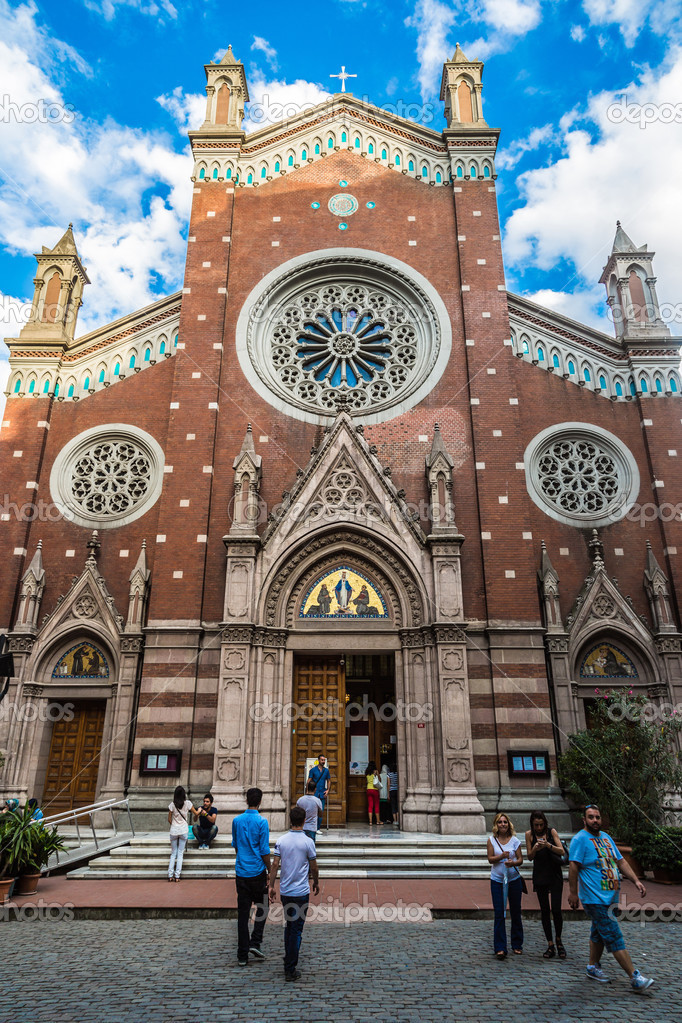 Risultati immagini per chiesa di sant'antonio da padova istanbul