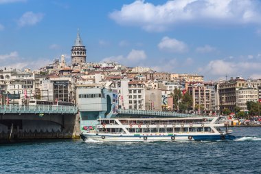 Haliç ve tarihi galata bölgesine gelen turist çeken