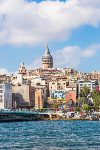 Zlatý roh a historické galata oblast — Stock fotografie