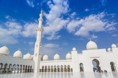 Abu Dabi Şeyh Zayed Beyaz Cami