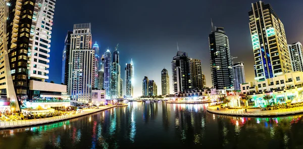 Dubai Marina paisagem urbana, Emirados Árabes Unidos — Fotografia de Stock