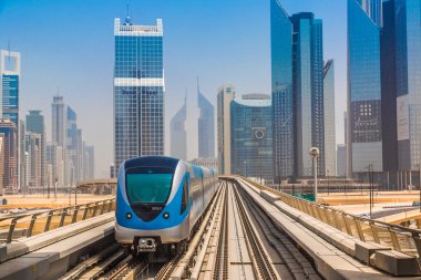 dubai metro demiryolu