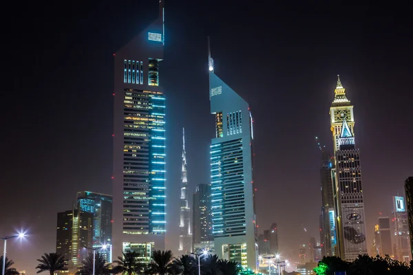 Dubai dowtown op ngiht, Verenigde Arabische Emiraten — Stockfoto