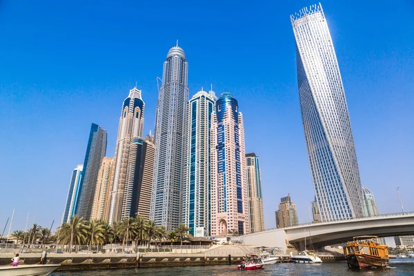 Dubai Marina paisaje urbano, Emiratos Árabes Unidos — Foto de Stock