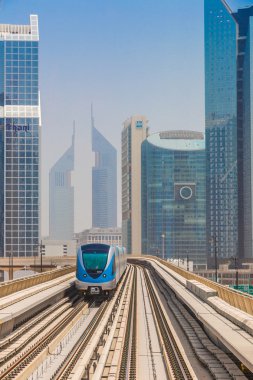 dubai metro demiryolu