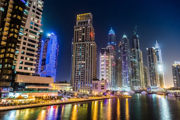 Dubai Marina paisagem urbana, Emirados Árabes Unidos — Fotografia de Stock