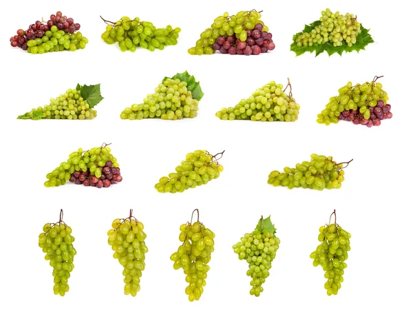 Набор белого и красного винограда укладки изолированы — стоковое фото