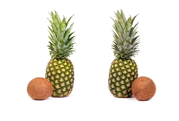 Single pineapple isolated on white — Stock Photo, Image