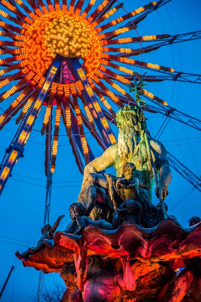 Berlin lyser i en festlig flammande ljus — Stockfoto