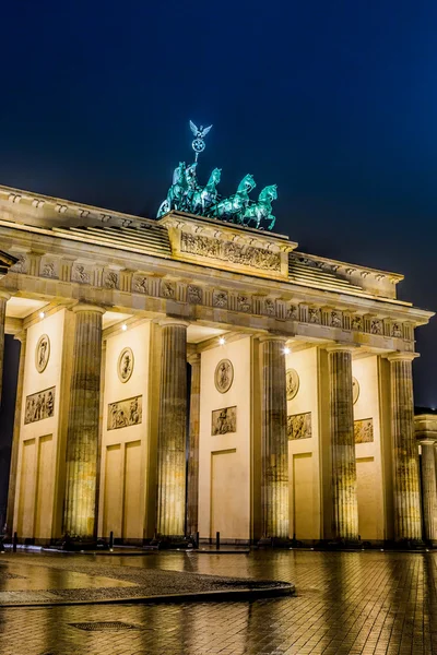Puerta de Brandeburgo en Berlín - Alemania — Foto de Stock