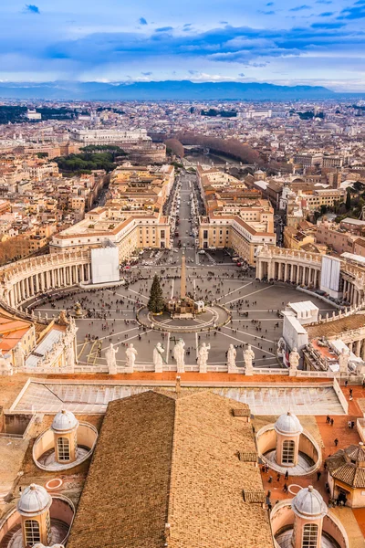 Beroemde Saint Peter's Square in Vaticaan — Stockfoto