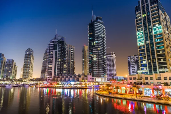 Dubai Marina paisagem urbana, Emirados Árabes Unidos — Fotografia de Stock