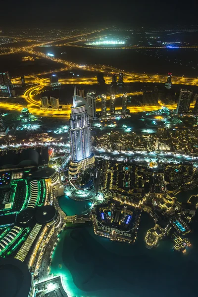 Adres hotelu w nocy w centrum Dubaju — Zdjęcie stockowe