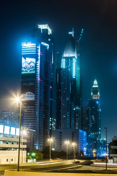 Dubai downtown éjjel, Egyesült arab Emírségek — Stock Fotó