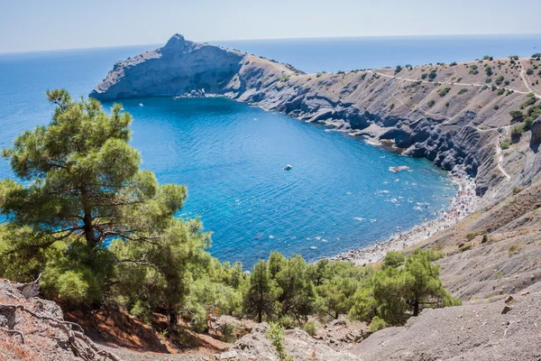 Vista estiva sul mare. Spiaggia di Sudak. Mar Nero, Ucraina — Foto Stock