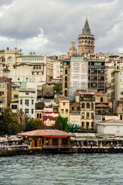Cityscape galata Kulesi istanbul'da golden horn üzerinde