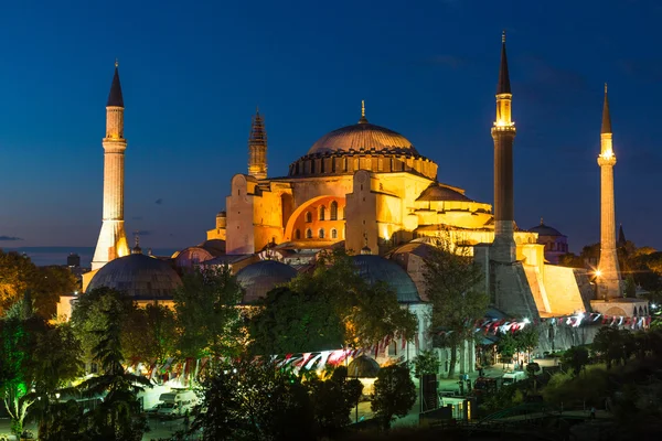 Santa Sofía en Estambul Turquía de noche — Foto de Stock