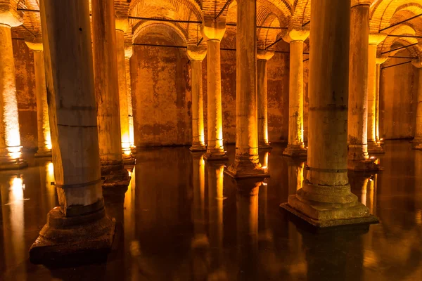 Podzemní baziliky Cistern (Yerebatan Sarnici) v Istanbulu — Stock fotografie