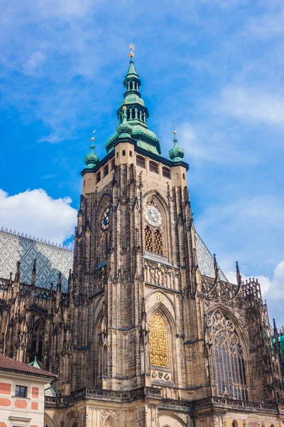 A fachada oeste da Catedral de São Vito em Praga — Fotografia de Stock