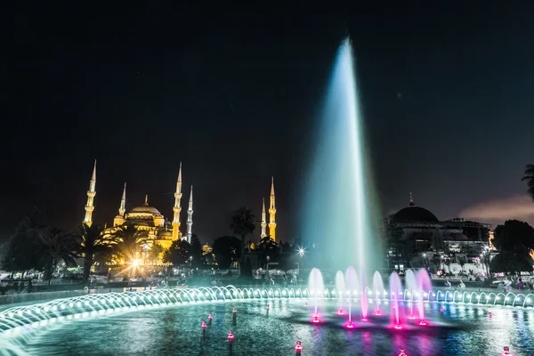 Mezquita del Sultán Ahmed (la Mezquita Azul), Estambul, Turquía — Foto de Stock