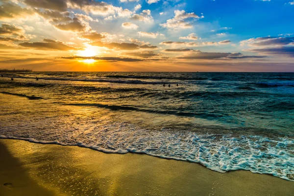 Dubai deniz ve plaj, plajda güzel gün batımı