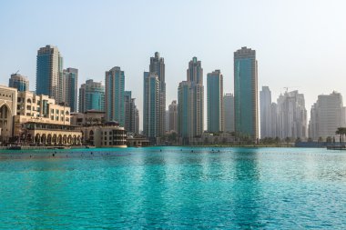 Dubai şehir merkezinde. Doğu, Birleşik Arap Emirlikleri mimarisi
