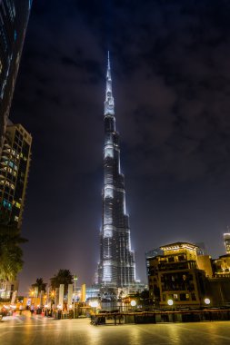 Uluslararası Dubai Kongre ve Sergi Sarayı, dubai, Birleşik Arap Emirlikleri üzerinde gece görüntüleme