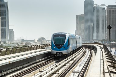 dubai metro demiryolu