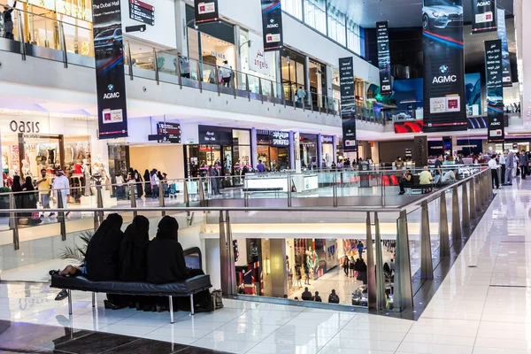 Interior View of Dubai Mall - world's largest shopping mall — Stock Photo, Image