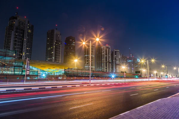 Dubai dowtown op ngiht, Verenigde Arabische Emiraten — Stockfoto