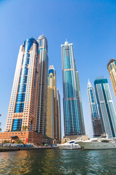 Dubai Marina paisaje urbano, Emiratos Árabes Unidos — Foto de Stock